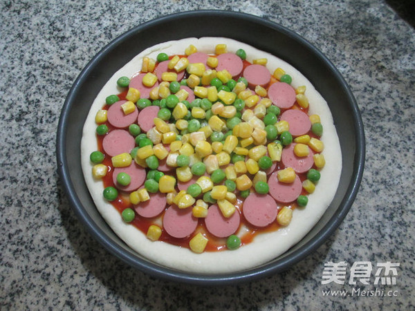 【青豆玉米粒火腿肠披萨的家常做法图解】_青
