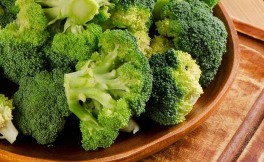 西兰花热量高吗?西兰花有哪些功效?