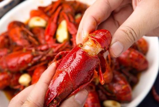 小龙虾什么部位不能吃?小龙虾煮多久能杀死寄生虫?