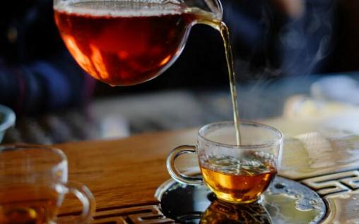 过夜的茶水能让睫毛变长是真的吗 隔夜绿茶可以喝吗