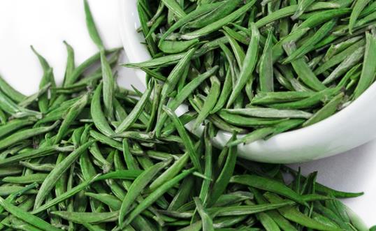 绿茶可以用冷水泡吗 为什么喝茶越喝越口干