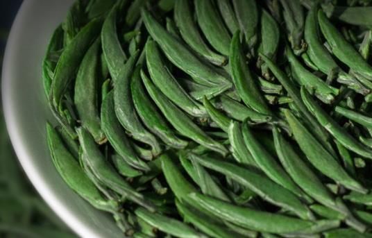绿茶可以用冷水泡吗 为什么喝茶越喝越口干