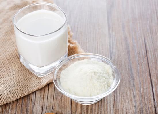 奶粉是配方好还是调制乳好?为什么奶粉里面有黑色的东西?