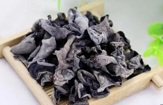 吃了不熟的木耳会中毒吗?怎么判断木耳熟没熟?