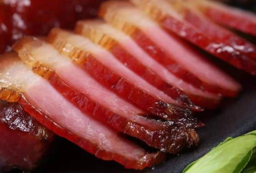 腊肉发霉了还能吃吗?腊肉有白色的虫还能吃吗