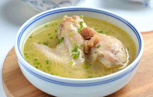用鸡腿炖汤跟整鸡有区别吗 鸡汤什么时候喝吸收最好