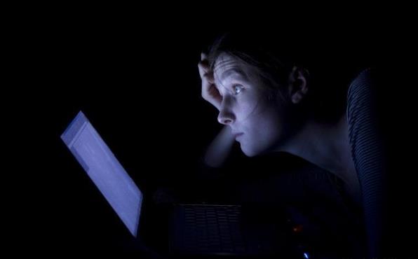 经常熬夜的危害有多大 熬夜过后补一觉就能恢复吗