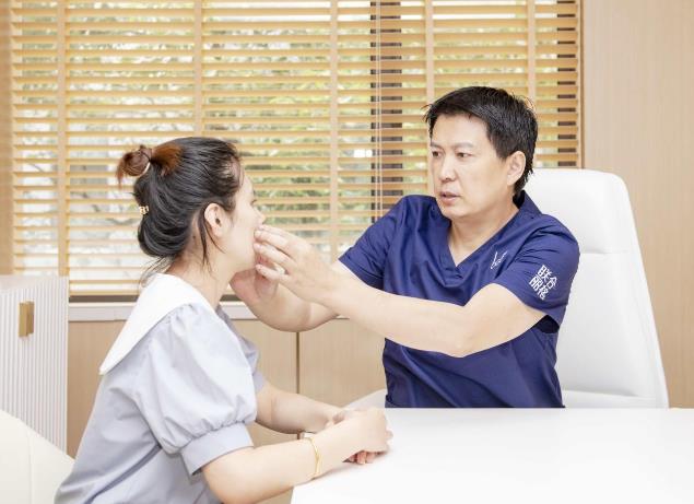 上海联合丽格李鸿君院长:美无止境,唯有精诚以付