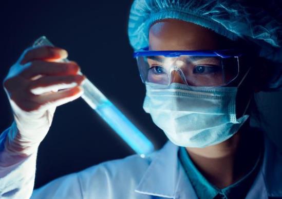 新冠疫苗两针不是一个厂家能打吗？打新冠疫苗两针之间可以喝酒吗