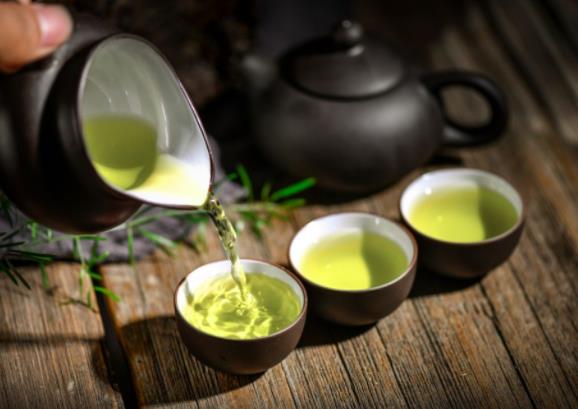 每次喝绿茶放多少好一点?绿茶有没有降火的效果