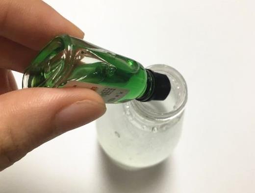 风油精治疗失眠效果太好了是真的假的?风油精可以治疗脚气和脚臭吗