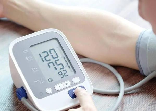 高血压患者生活上要注意哪些事?高血压如何治疗?