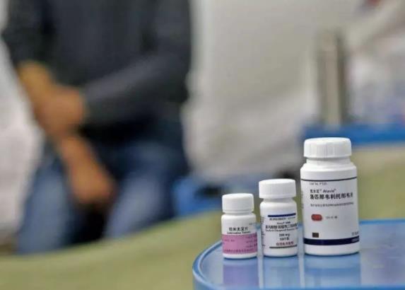 哪些人容易感染艾滋病病毒(HIV)?使用避孕套可以避免感染艾滋病病毒(HIV)吗?