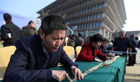 世界上最高的大葱 济南现2.51米大葱王