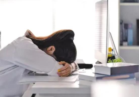 午睡一睡就是三小时是什么原因?不同午睡时长给身体带来什么好处