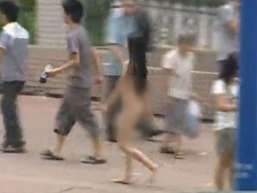 少女凌晨裸奔事件:少女为找刺激凌晨裸奔是什么情况