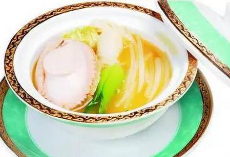 春季坐月子应该怎么吃?紫菘凤尾虾和上汤罗汉素都适合产妇吃