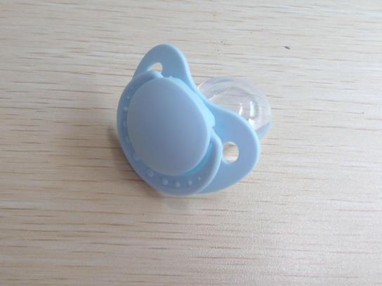 安抚奶嘴有几种形状?使用安抚奶嘴的建议