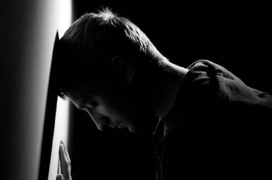 装抑郁症能骗过医生吗?为什么抑郁症的人越来越多?