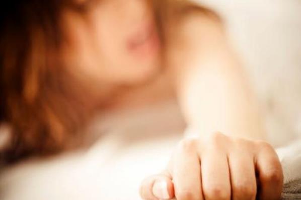 女人潮喷与高潮的区别是什么？女人潮喷时快感更爽吗