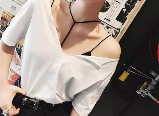 女生平背和背沟有什么区别?什么样的背算是美背?