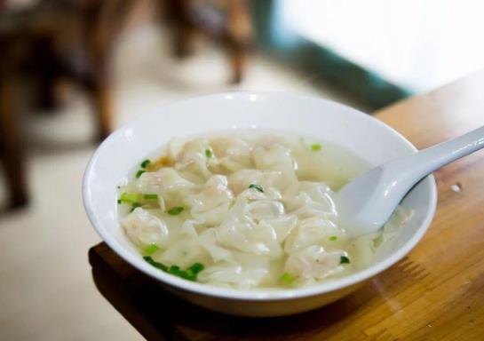 馄饨怎么煮皮不容易破?拉肚子能不能吃馄饨?