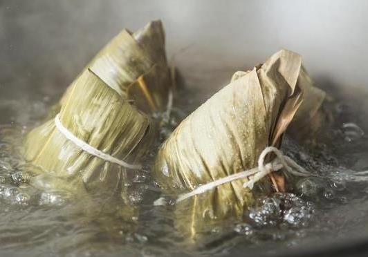 粽子煮成了一锅粥还能吃吗?粽子是煮的好吃还是蒸的好吃?