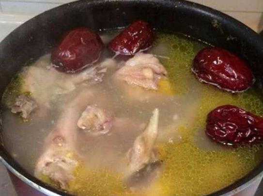 榴莲是用皮煲汤还是肉煲汤?榴莲煲汤用的是什么部位