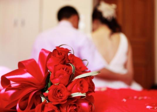 女朋友总是拖着不领证怎么办?女朋友说结婚以后领证说明什么