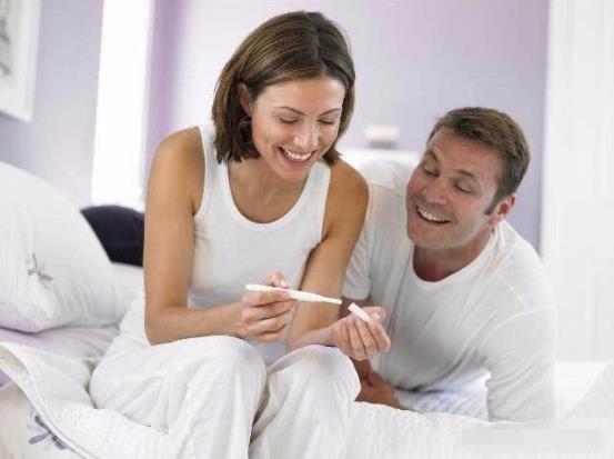 男女最佳生育年龄分别是多少?过早或者过晚生育孩子有什么影响