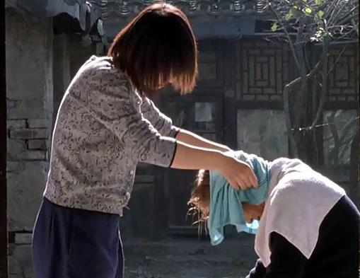 十大感人国产电影排行榜,《妈妈再爱我一次》《可可西里》引人泪目