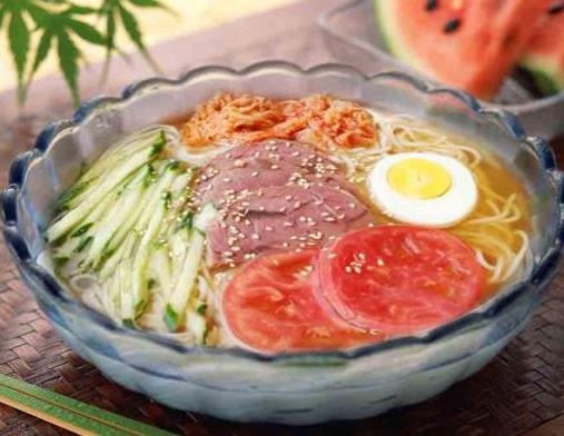长春市十大美食排名,朝鲜冷面很爽口,打糕有嚼劲