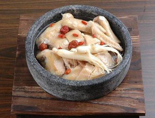 长春市十大美食排名,朝鲜冷面很爽口,打糕有嚼劲