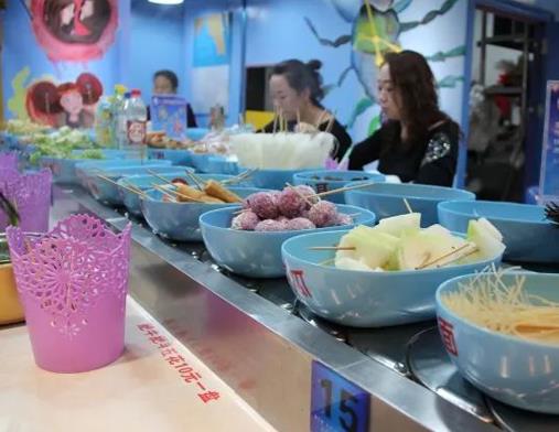 长春欧亚商都十楼美食,春饼的味道很美味,壹品大厨公开透明