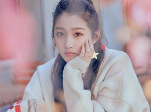中国十大90后女明星排行榜,郑爽感情一波三折,迪丽热巴美若天仙