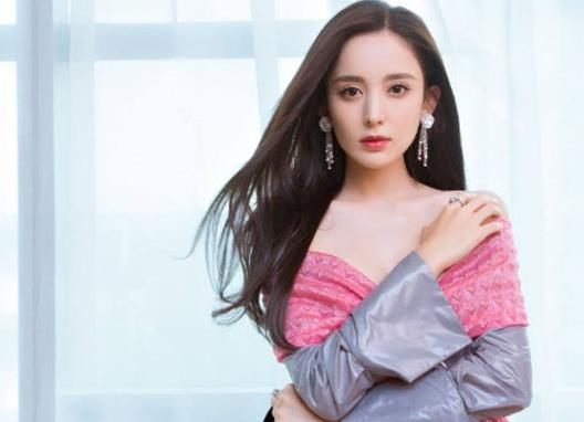 中国十大90后女明星排行榜,郑爽感情一波三折,迪丽热巴美若天仙