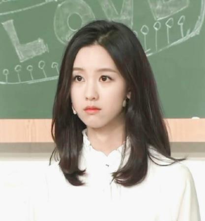 中国十大90后女明星排行榜,郑爽感情一波三折,迪丽热巴美若天仙