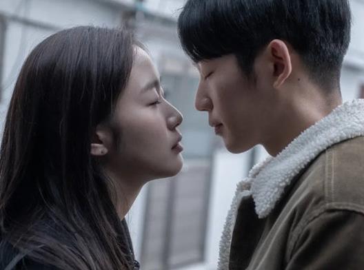 2019韩国高分电影排名,《寄生虫》豆瓣评分8.7,《小委托人》感人