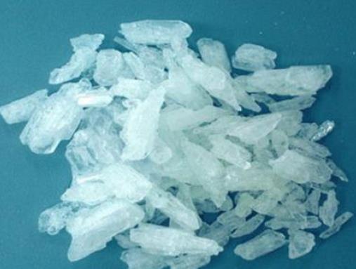 世界十大毒品排行榜,海洛因会导致人格分裂,冰毒能损害器官