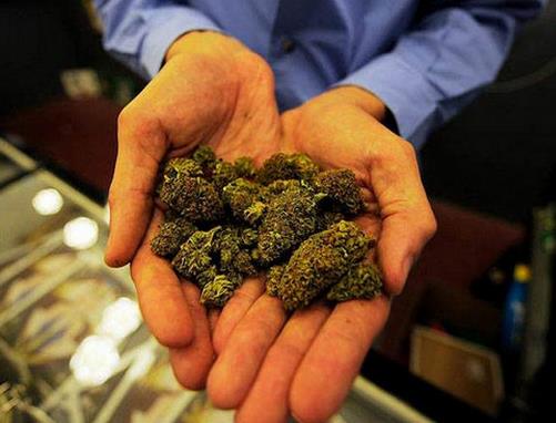 世界十大毒品排行榜,海洛因会导致人格分裂,冰毒能损害器官