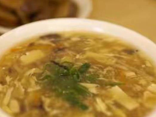 河南十大小吃排行榜,胡辣汤具有代表性、油馍头是河南常见早餐