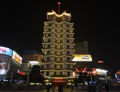 郑州五大小吃街排行榜,健康路美食街、两岸美食广场很有特色