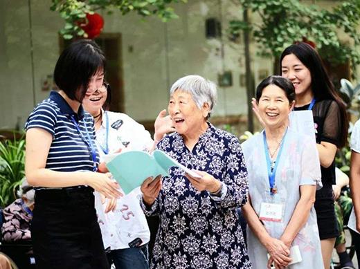 最有前景的十大行业哪些行业未来发展的很吃香？好电子商务给人们带来便利、新能源行业发展性强(图10)