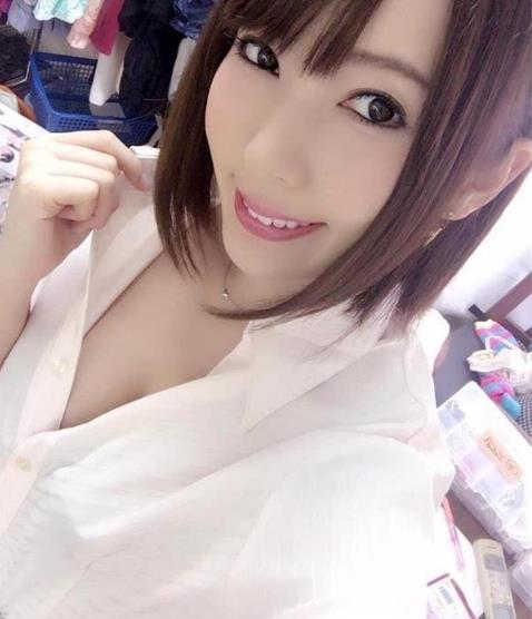 來(lái)中國(guó)瘋狂撈金的10大日本AV女優(yōu) 大胸性啟蒙女教師童顏巨乳蒼井空在中國(guó)人氣最高(圖3)