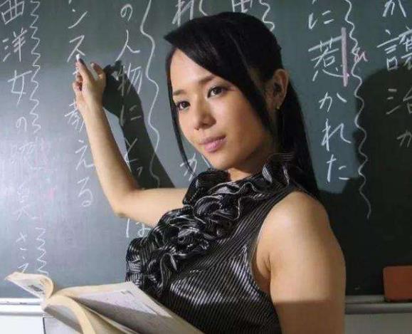 來(lái)中國(guó)瘋狂撈金的10大日本AV女優(yōu) 大胸性啟蒙女教師童顏巨乳蒼井空在中國(guó)人氣最高(圖1)