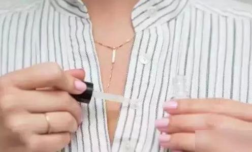 衣服上的指甲油怎么洗?如何选购指甲油