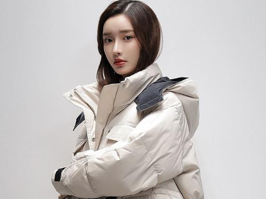 羽绒服穿了十年还暖和吗?羽绒服是看蓬松度还是看重量