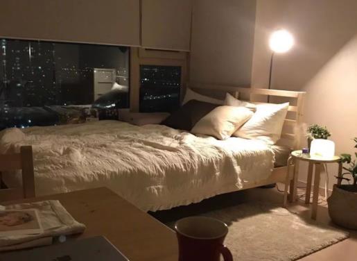 酒店时半夜有人敲门并发出动门锁的声音怎么办?半夜邻居跑来敲门咋整