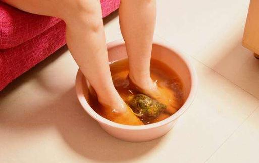 艾叶泡脚可以每天泡吗 艾叶泡脚一般多长时间最好