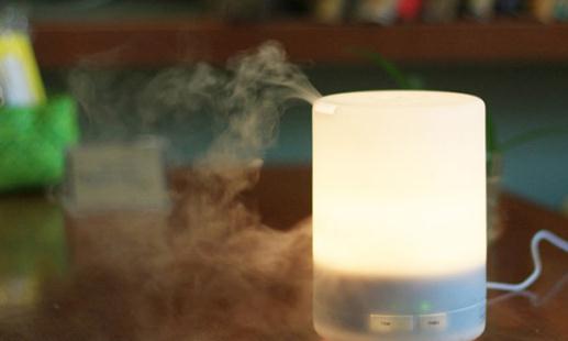 加湿器可以加香薰精油吗 加湿器在房间几分钟最好